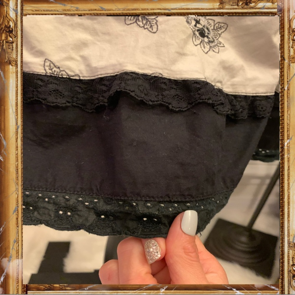 🧚♀️Tripp NYC Skull Floral Lace Tiered Mini Skirt - Picture 9 of 16